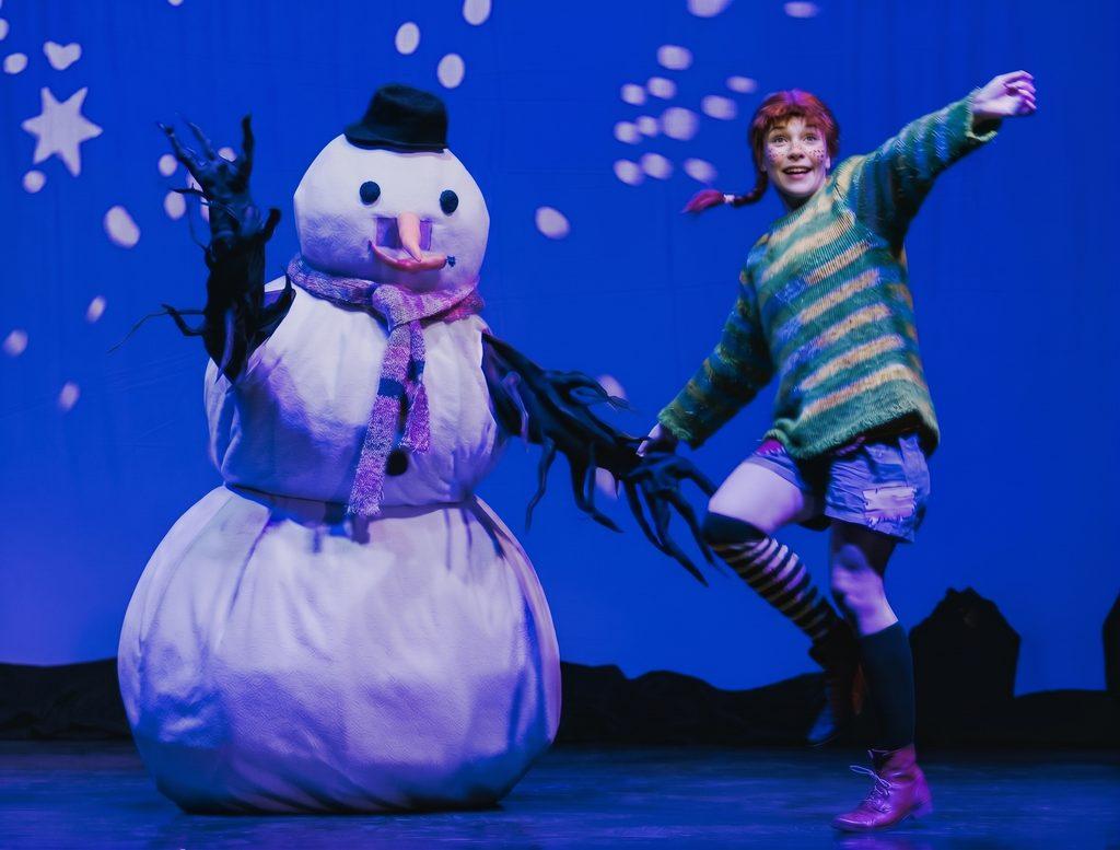 Pippi Langstrumpf bringt mit ihrer guten Laune sogar Schneemänner zum tanzen